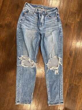 American Eagle Outfitters Light Blue Distressed Boyfriend Jeans